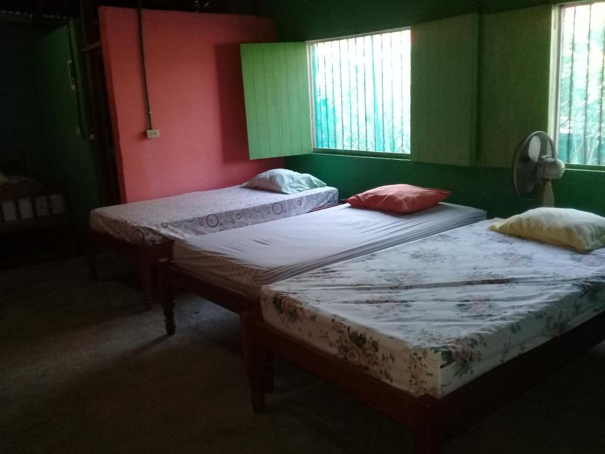 Hostal Maria リバス エクステリア 写真