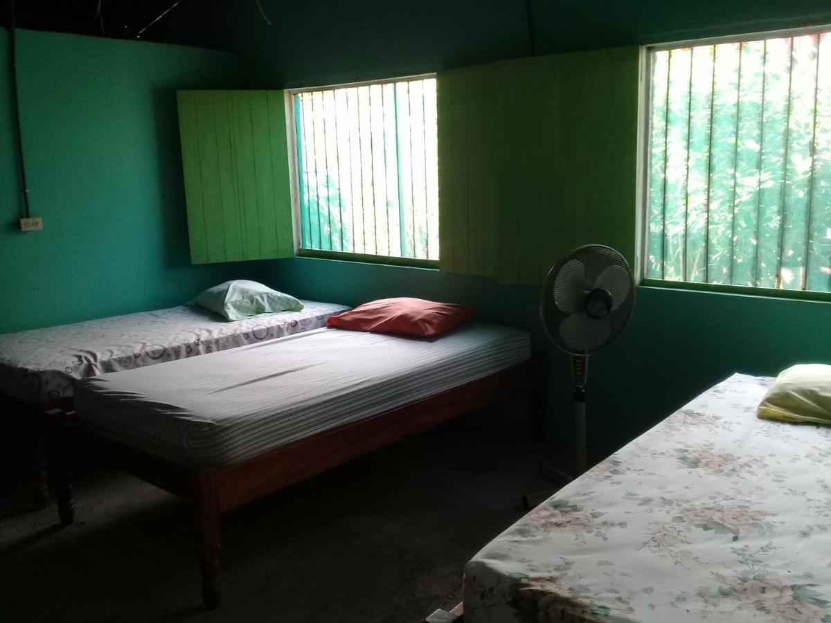 Hostal Maria リバス エクステリア 写真