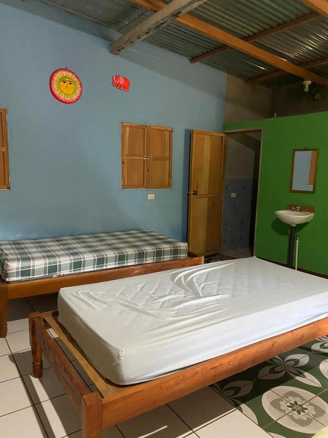 Hostal Maria リバス エクステリア 写真