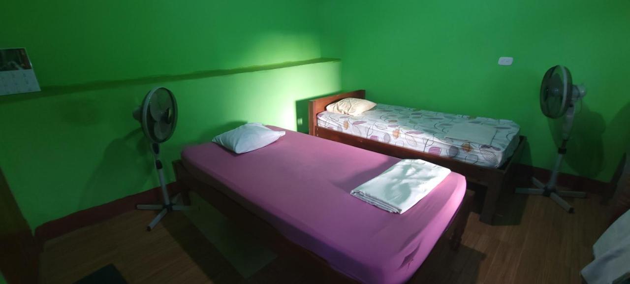 Hostal Maria リバス エクステリア 写真